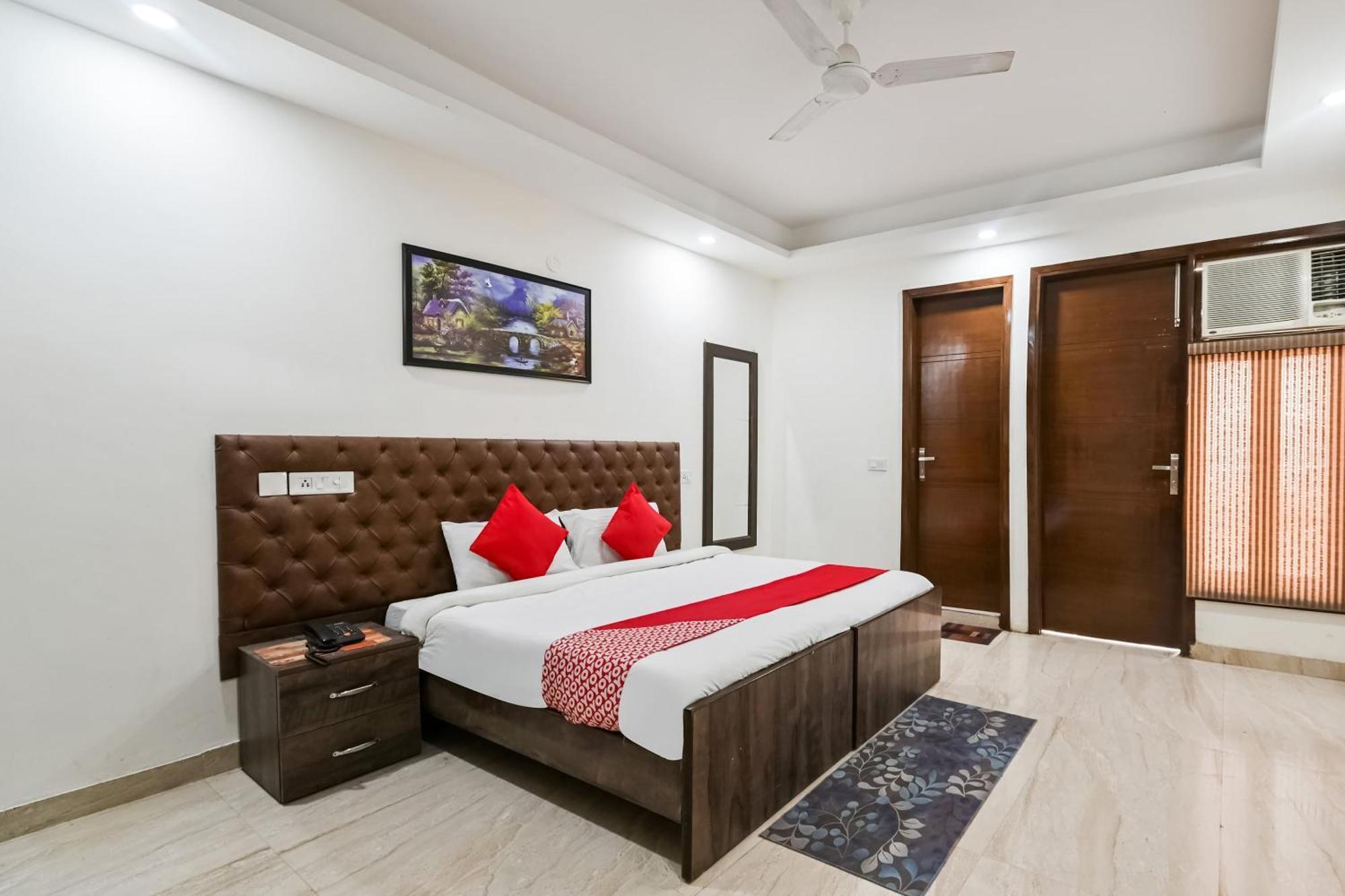 Hotel O Premium Rooms Chhatarpur نيودلهي المظهر الخارجي الصورة