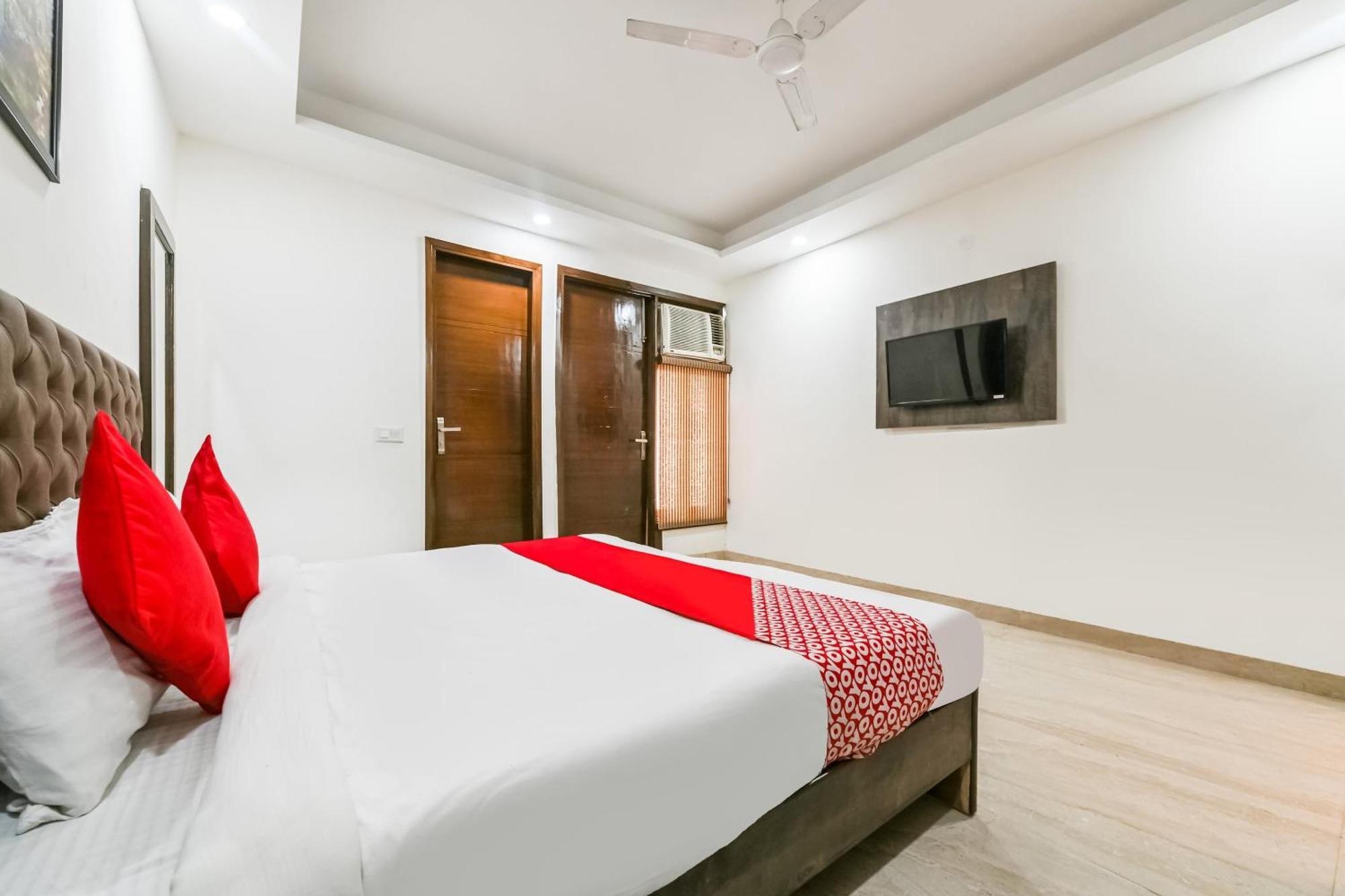 Hotel O Premium Rooms Chhatarpur نيودلهي المظهر الخارجي الصورة