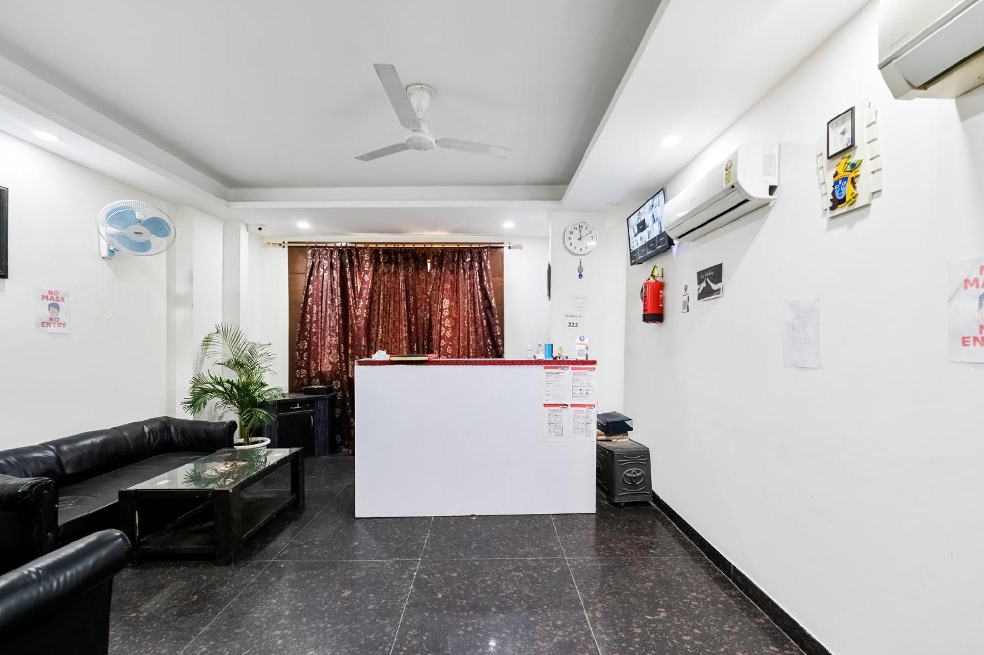 Hotel O Premium Rooms Chhatarpur نيودلهي المظهر الخارجي الصورة