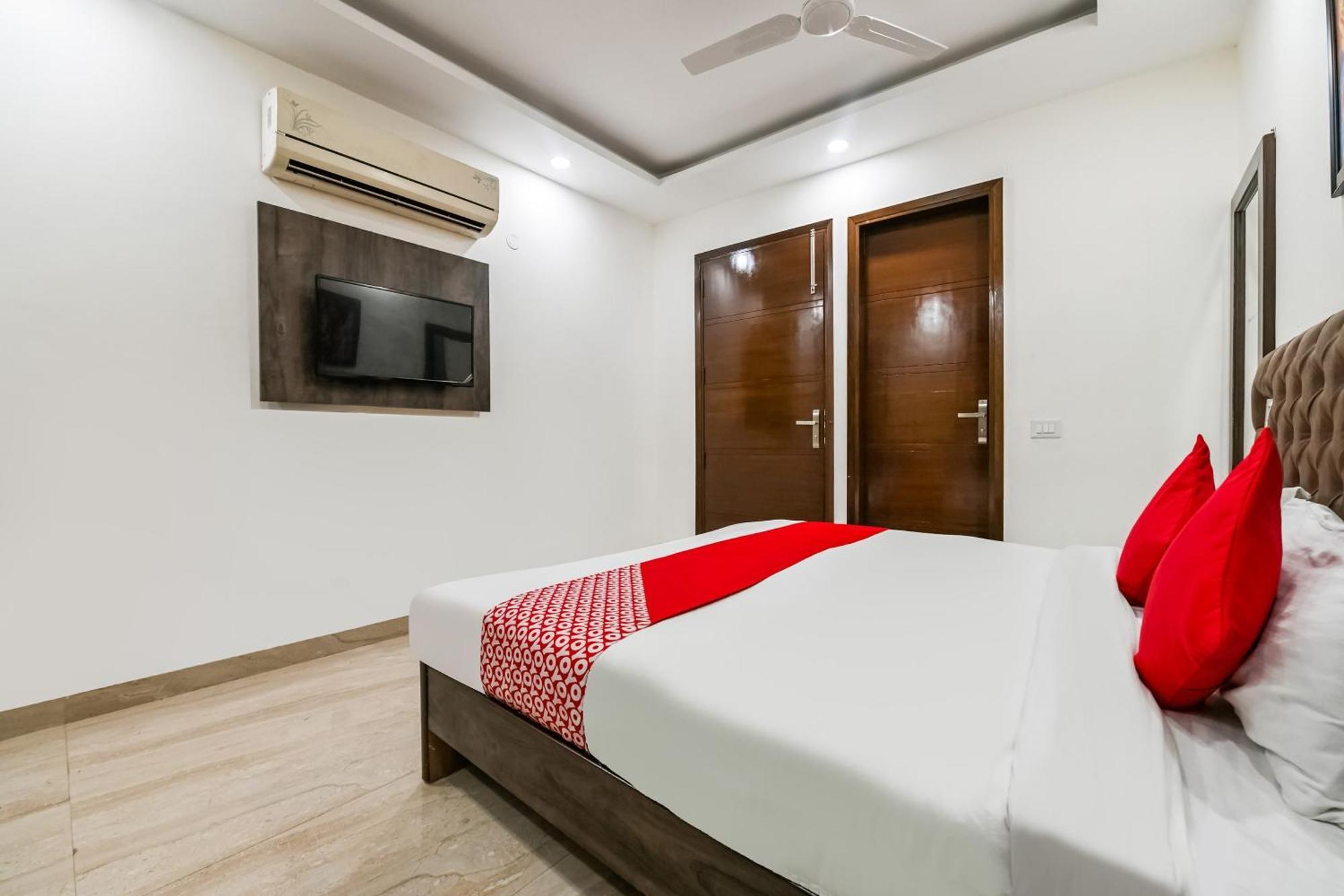 Hotel O Premium Rooms Chhatarpur نيودلهي المظهر الخارجي الصورة